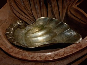 58 L'Acquasantiera del Santuario