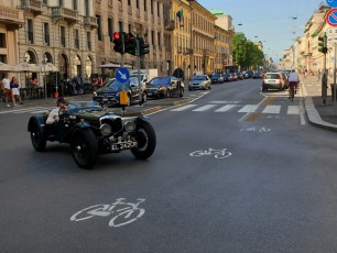46 Bentley in Corso Venezia
